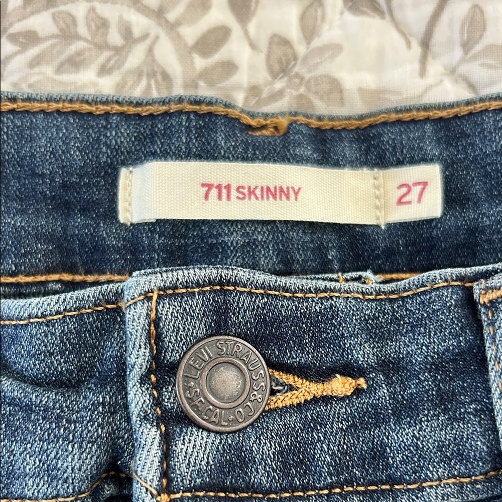 Levi's Women's Denim Skinny Jeans.  Size 27 waist, 30 Length